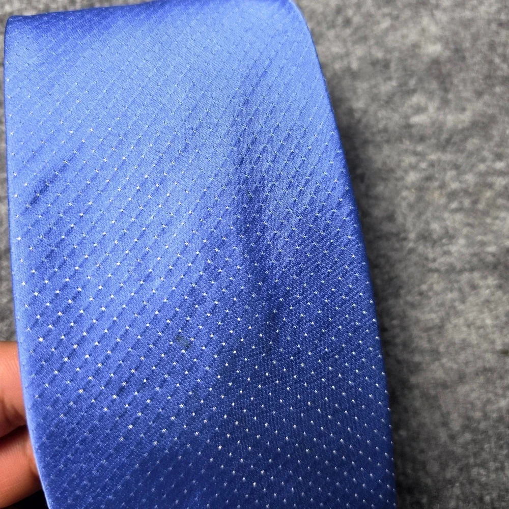 Donald J Trump Signature Collection Blue Dotted 100% Silk Mens Necktie Hand Made
